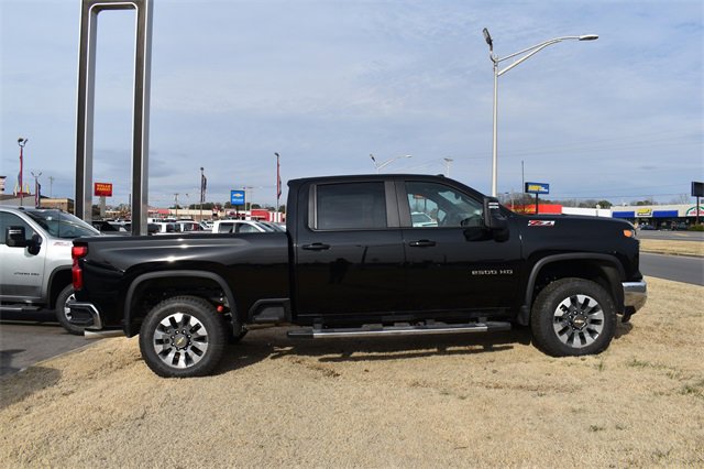 2025 Chevrolet Silverado 2500HD LT photo 7