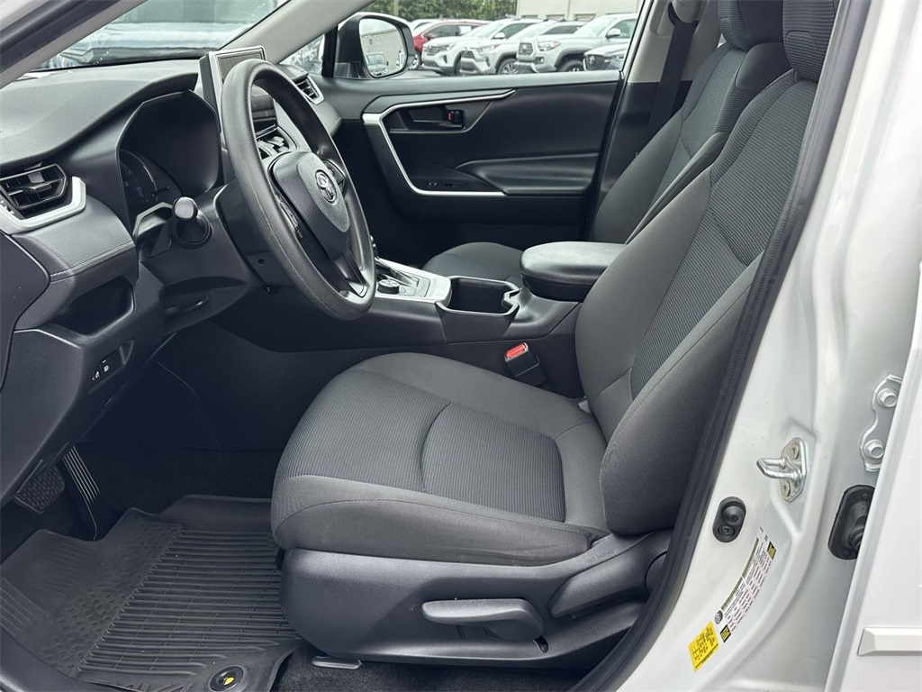 2024 Toyota RAV4 Hybrid LE photo 3