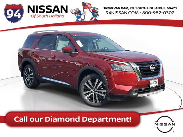 2025 Nissan Pathfinder Platinum's photo