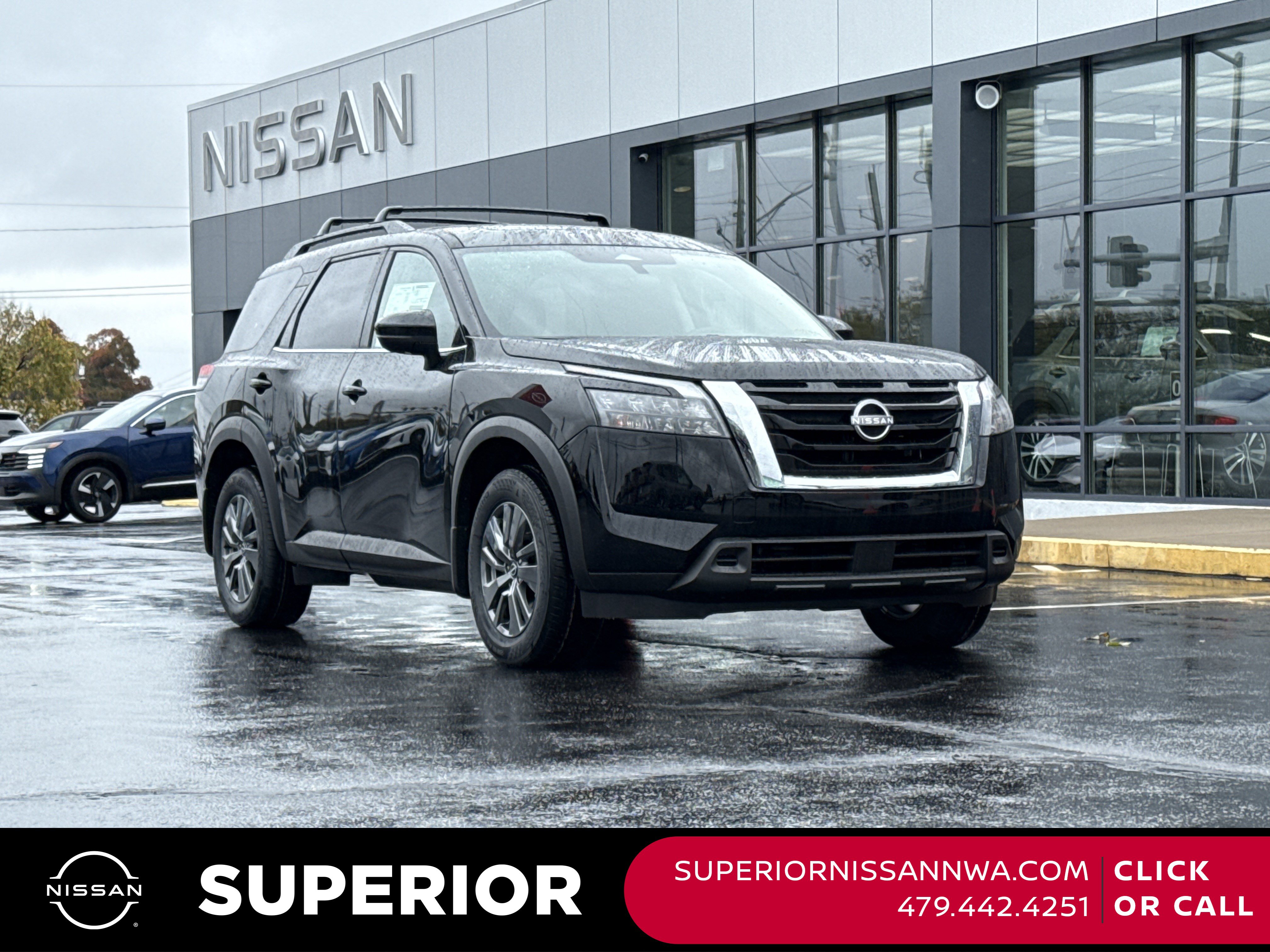 2025 Nissan Pathfinder SV's photo