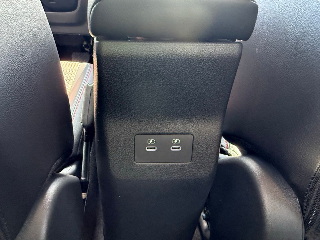 2026 Nissan Kicks SR photo 20
