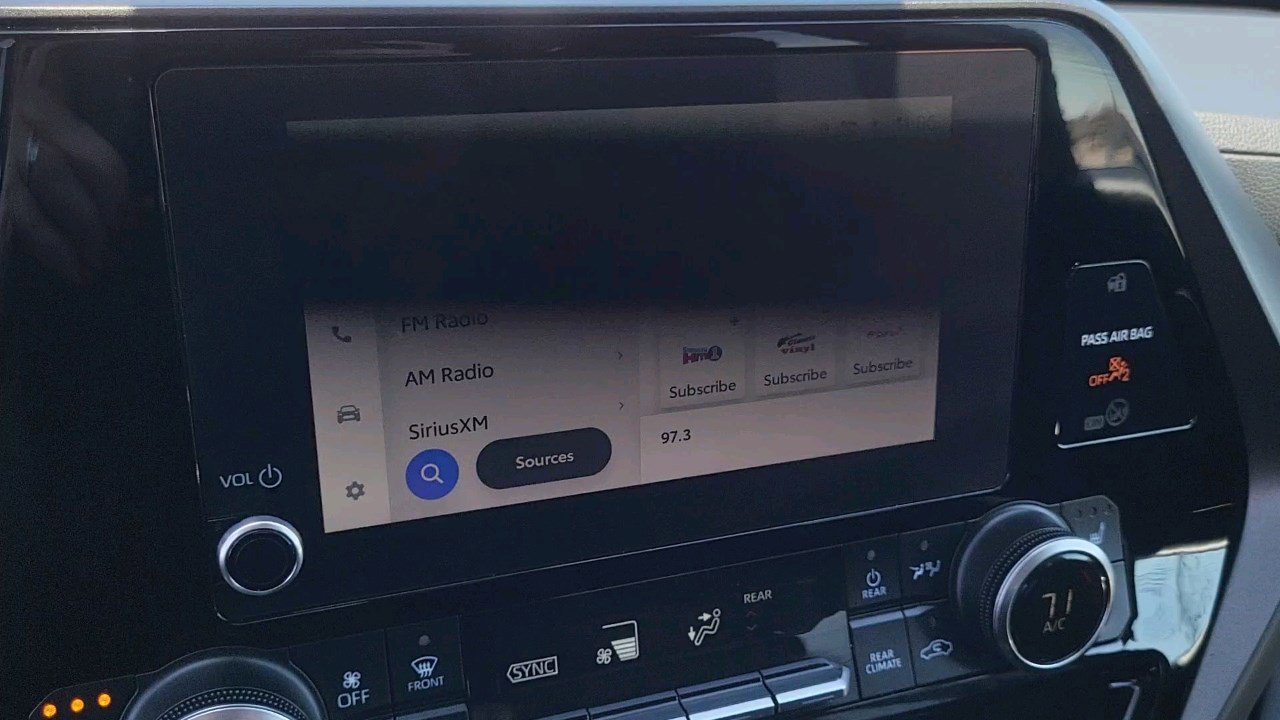 2024 Toyota Highlander XLE photo 15