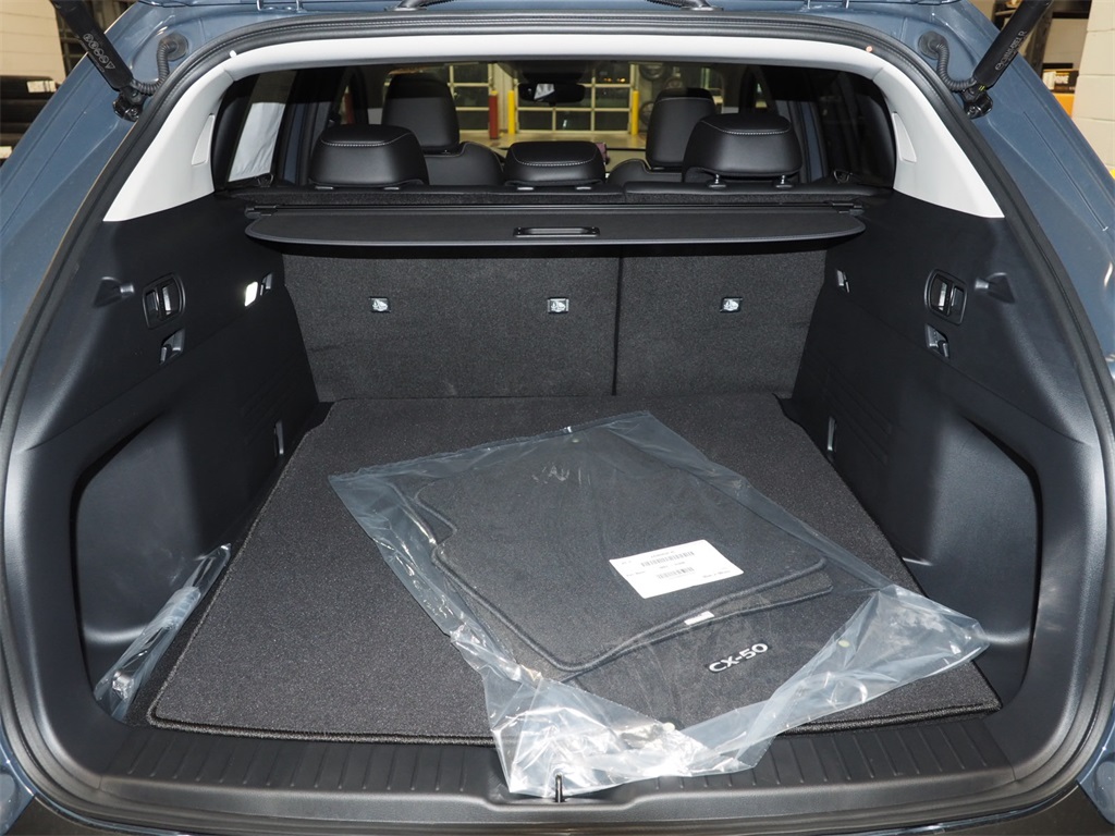 2025 Mazda CX-50 2.5 S Premium photo 4