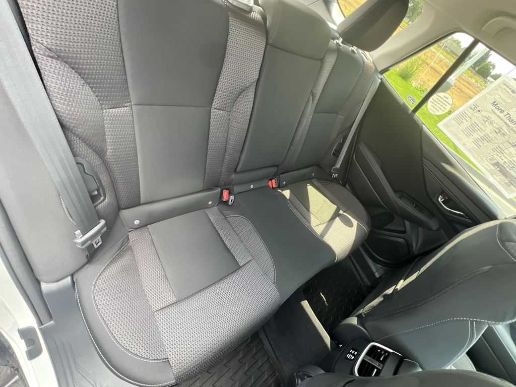 2025 Subaru Outback Premium photo 22