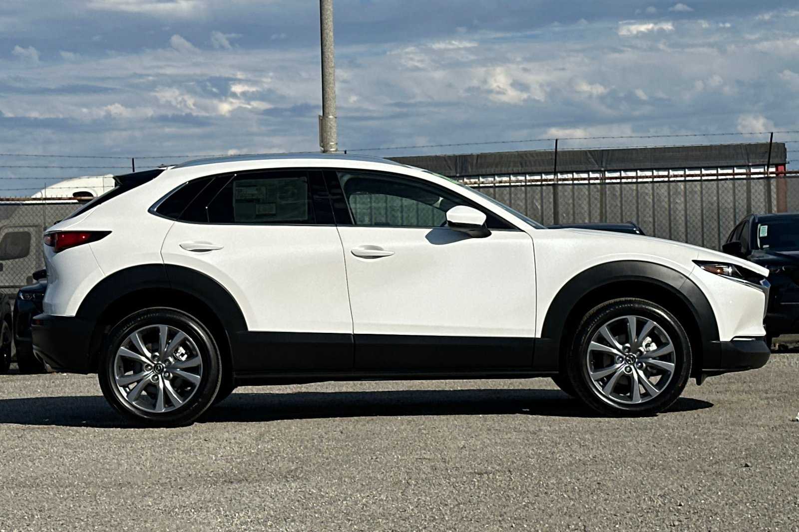2025 Mazda CX-30 2.5 S Premium photo 3