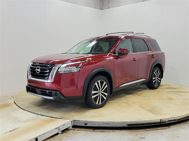 2023 Nissan Pathfinder Platinum photo 4
