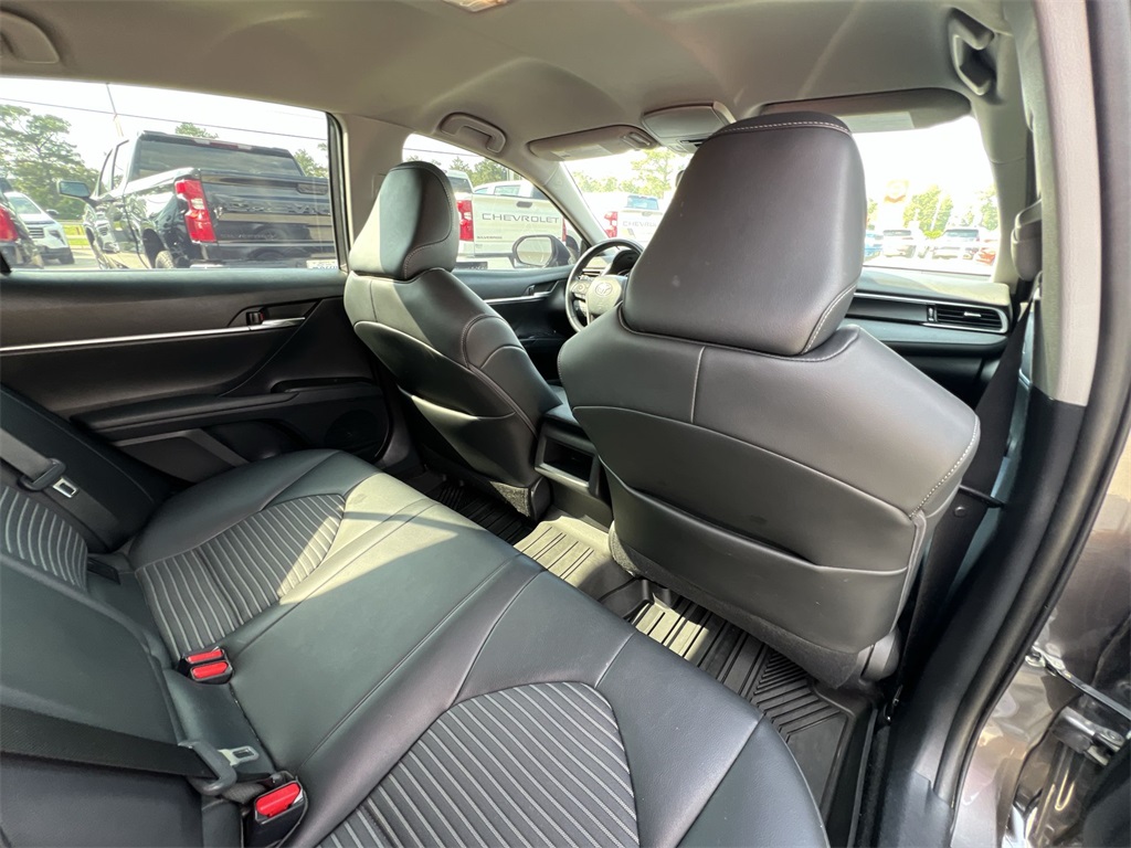 2022 Toyota Camry SE photo 16