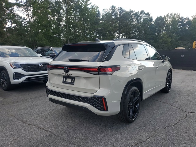 2025 Volkswagen Tiguan SE R-Line Black photo 2