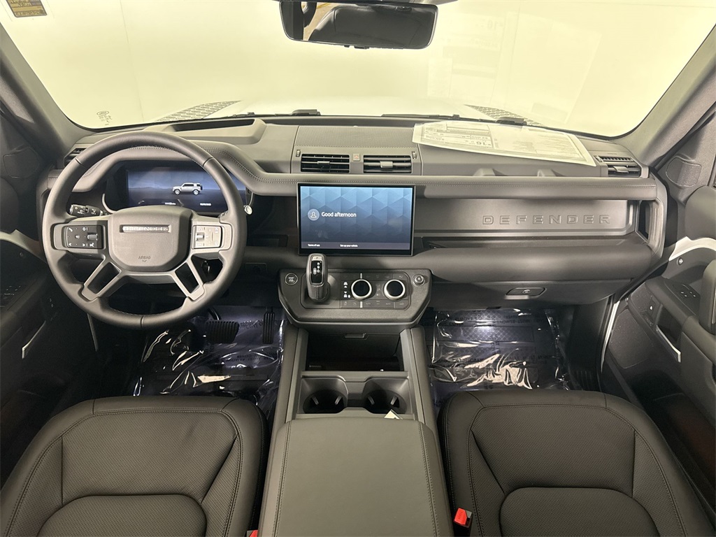 2025 Land Rover Defender 110 X-Dynamic SE photo 18