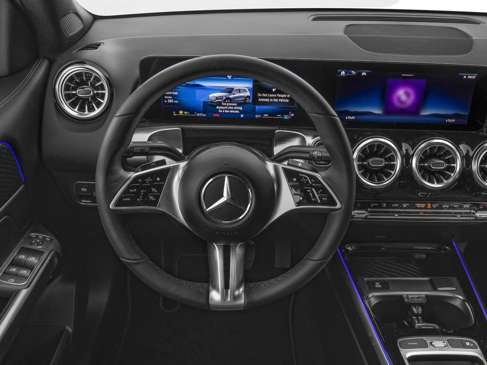 2025 Mercedes Benz GLB 250 4MATIC photo 3