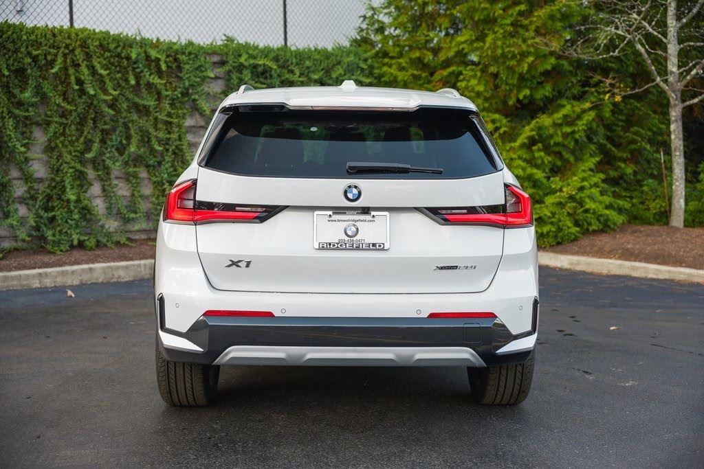 Used 2025 Mineral White Metallic BMW xDrive28i image 8