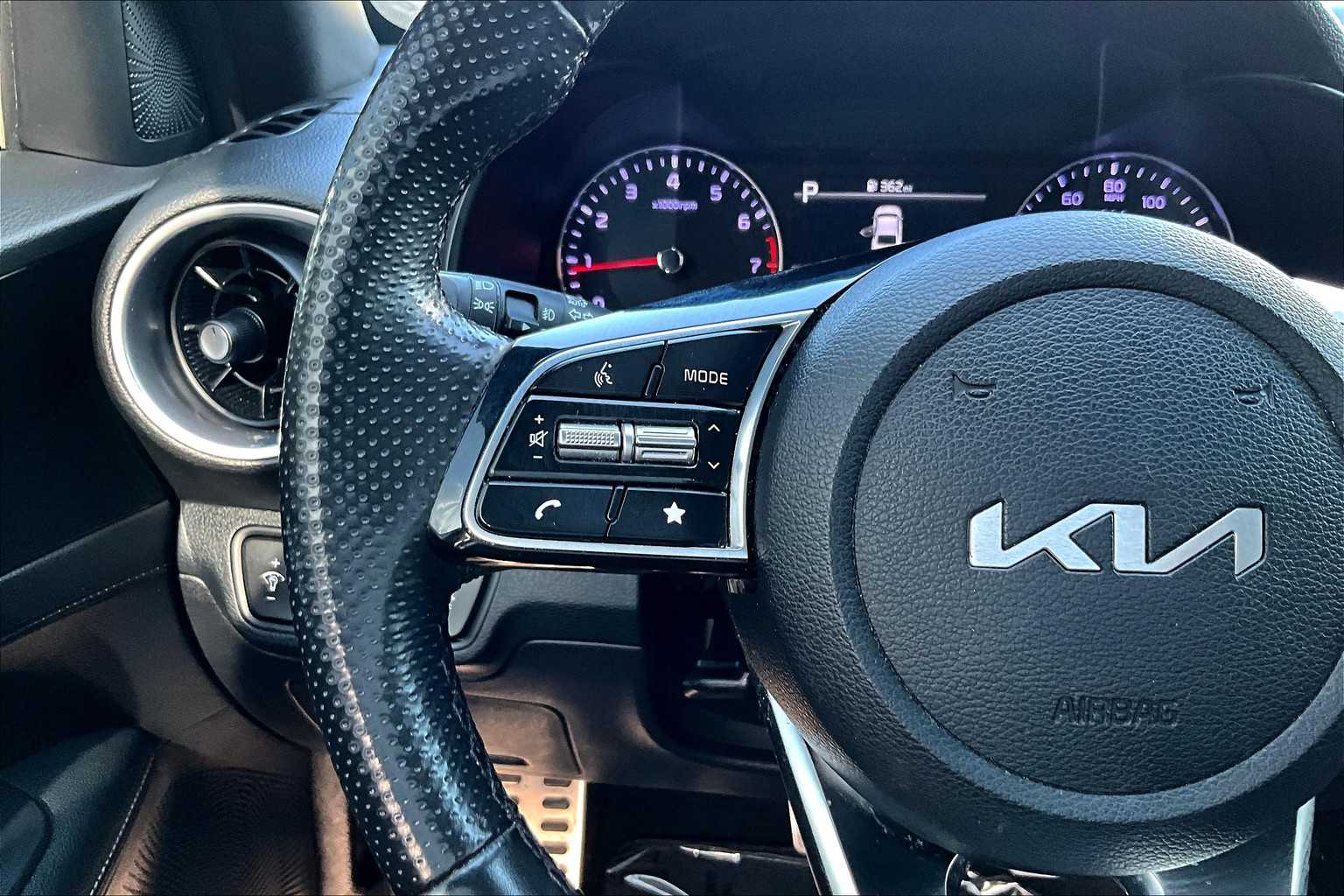 2024 Kia Forte GT-Line photo 22