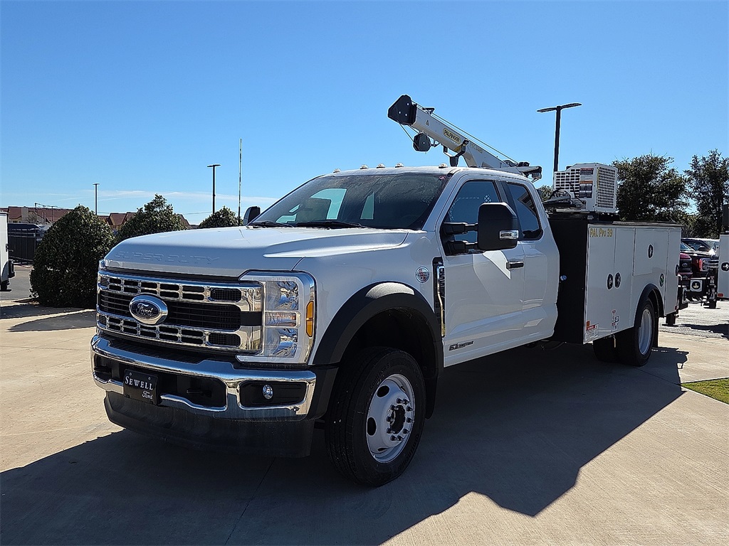 2024 Ford F-550 Super Duty Chassis Cab XL's photo