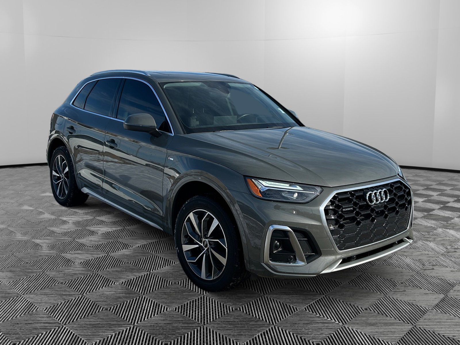 2023 Audi Q5 Premium Plus's photo