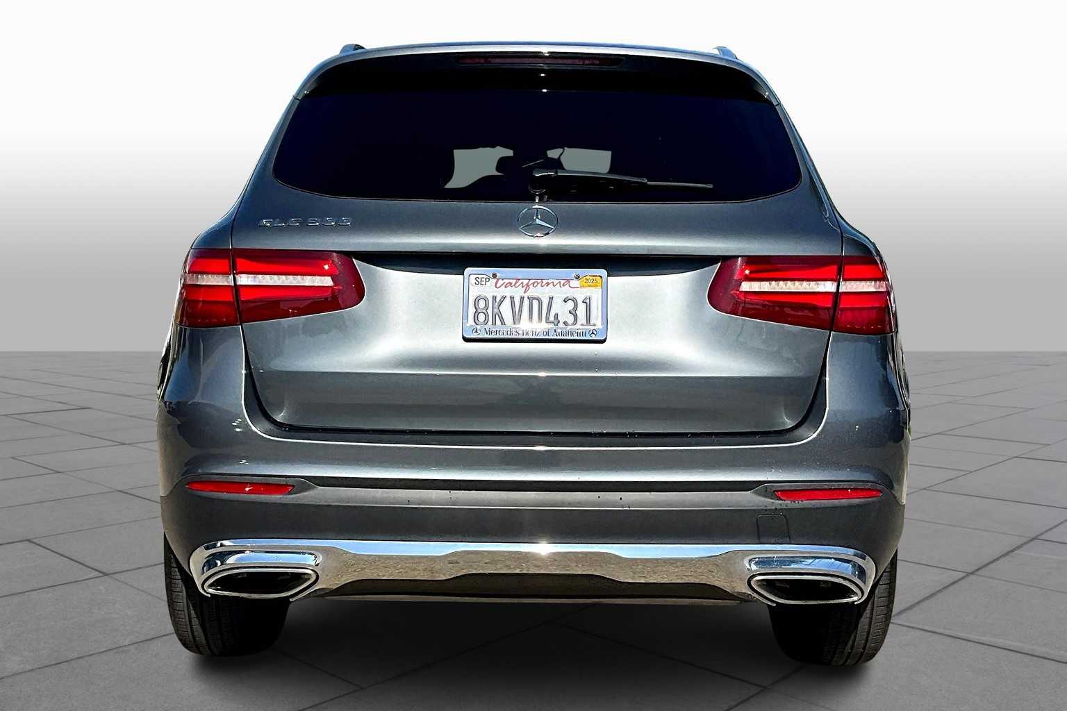 2017 Mercedes Benz GLC 300 photo 3