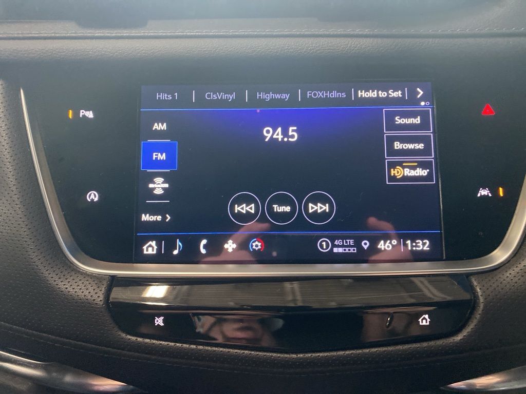 2024 Cadillac XT6 Luxury photo 2