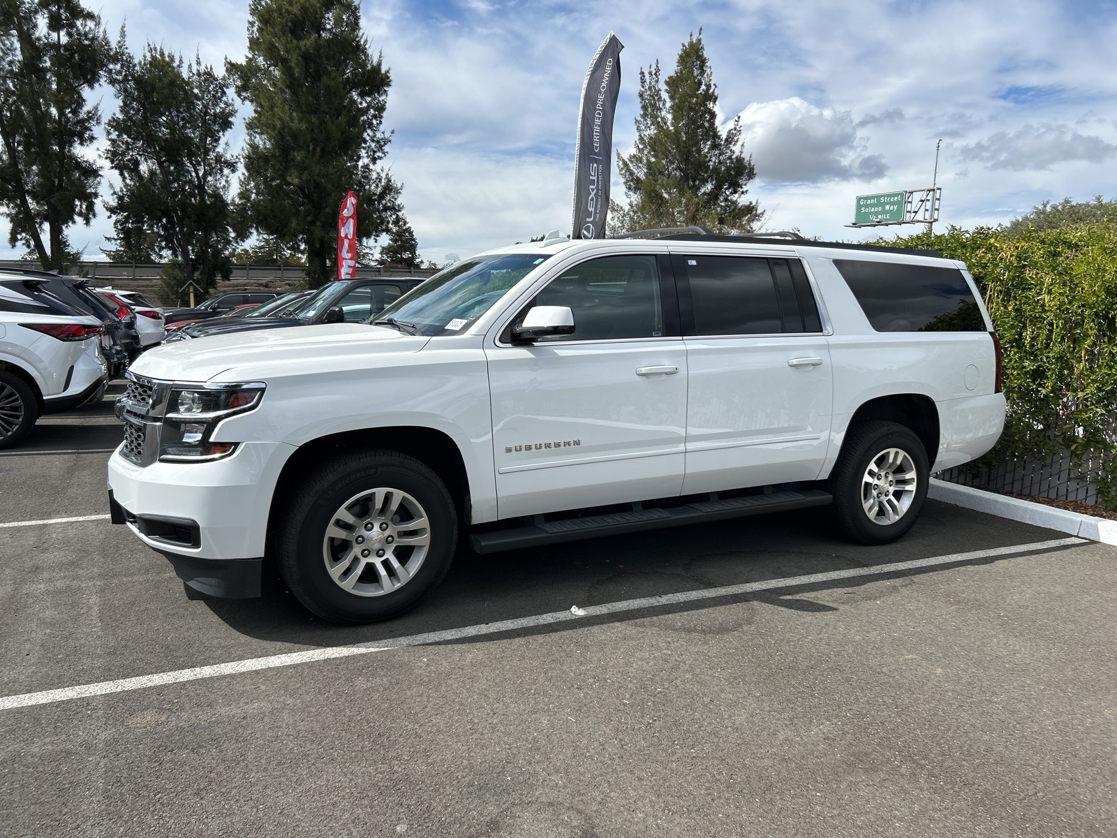 2020 Chevrolet Suburban LS photo 4