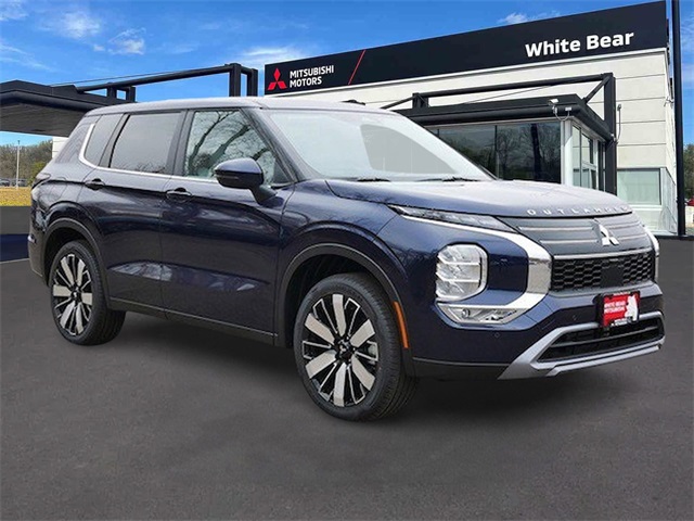 2025 Mitsubishi Outlander SE's photo