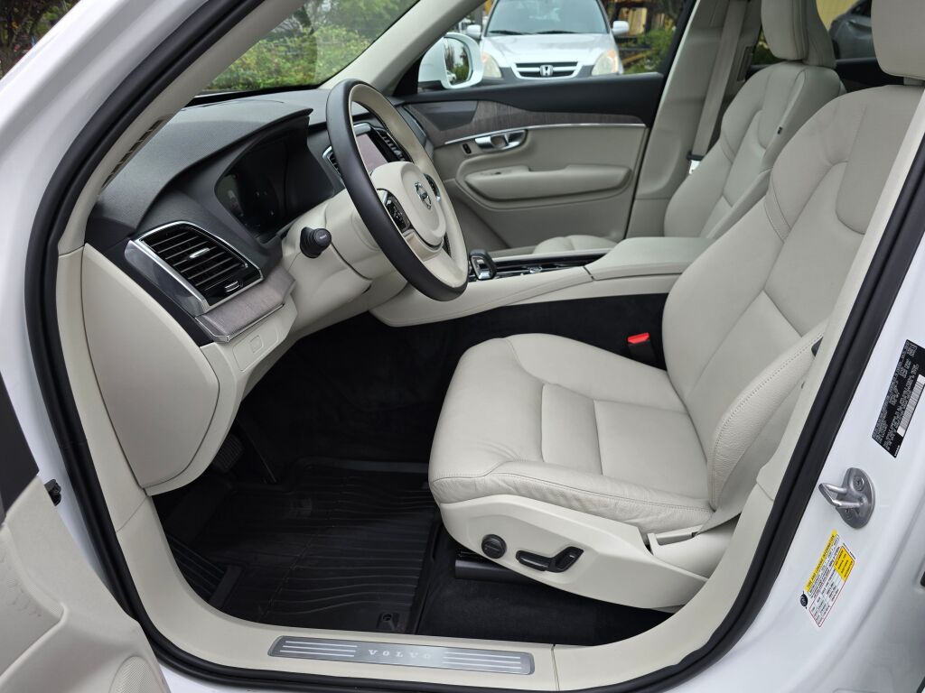 2024 Volvo XC90 Plus photo 19