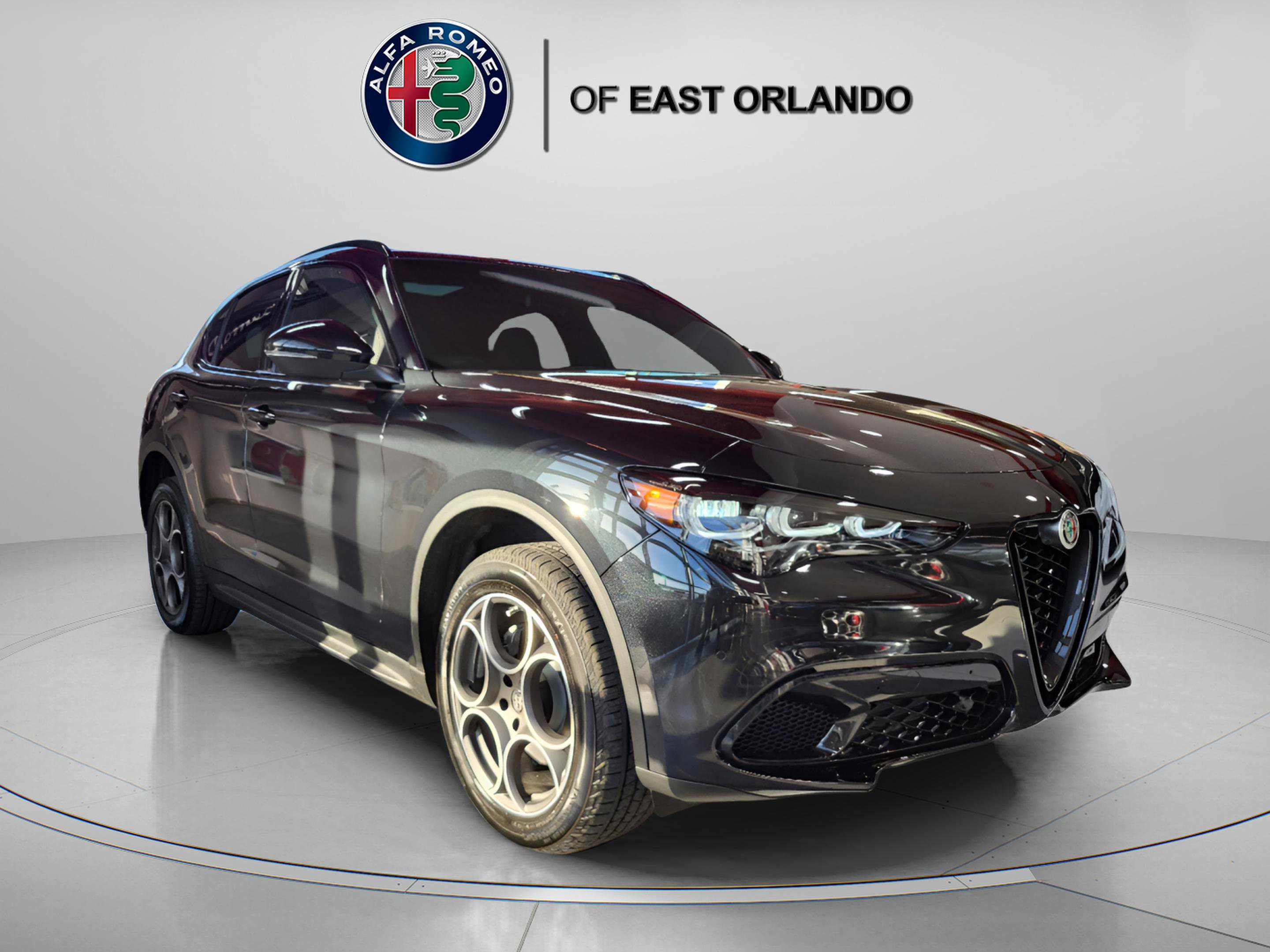 2025 Alfa Romeo Stelvio Base