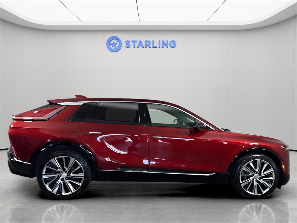 2024 Cadillac Lyriq Luxury photo 11