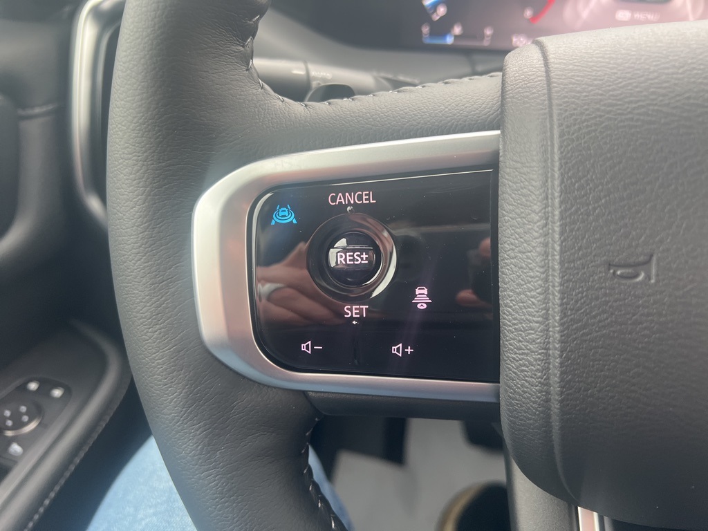 2025 Nissan Armada SV photo 23