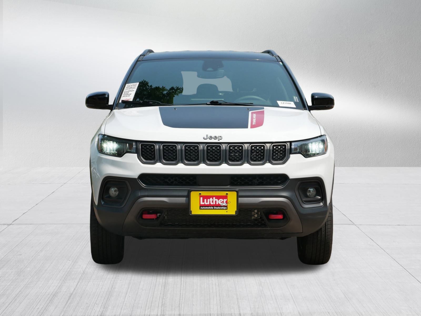 2024 Jeep Compass Trailhawk photo 8