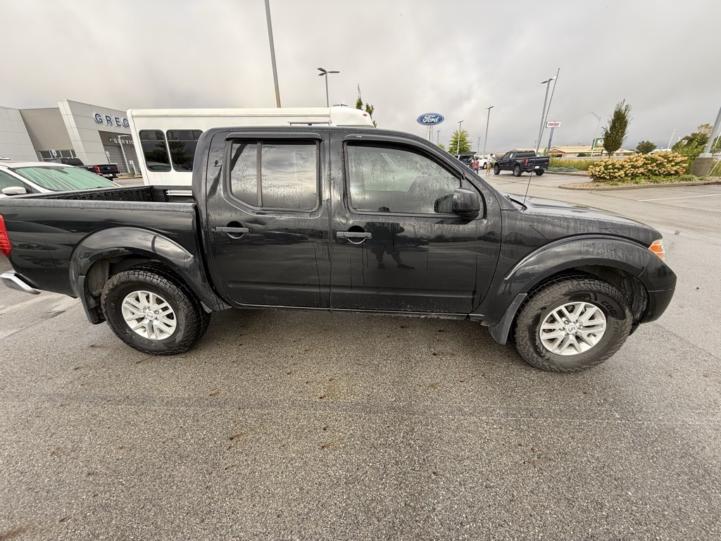 2017 Nissan Frontier SV photo 10