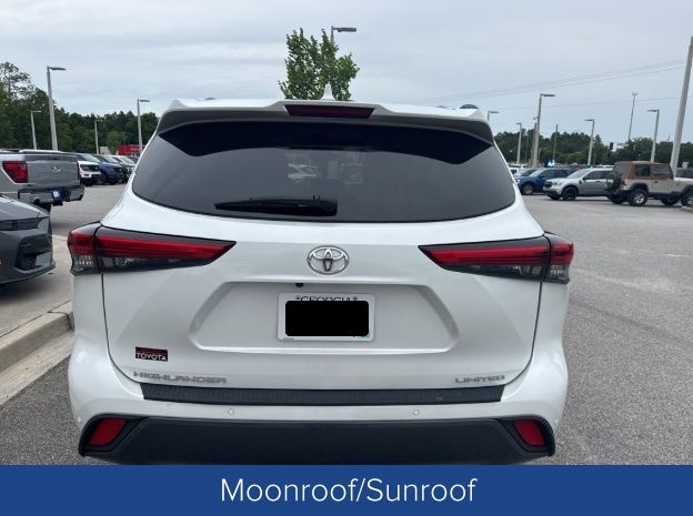 Image 6 of Pre-Owned 2023 Toyota Highlander Limited