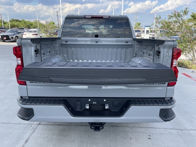 2024 Chevrolet Silverado 1500 Custom photo 3