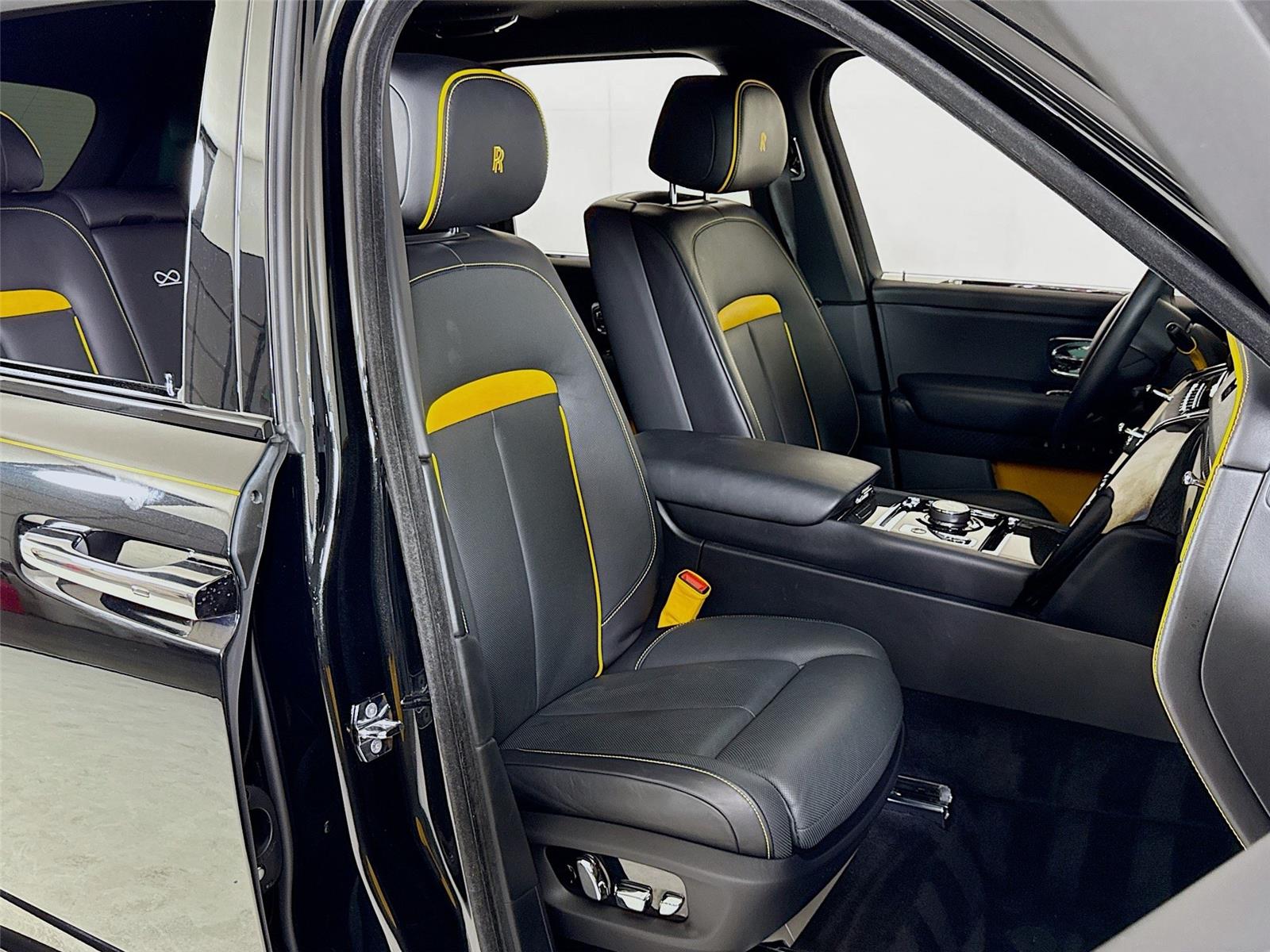 2023 Rolls Royce Cullinan Black Badge photo 32