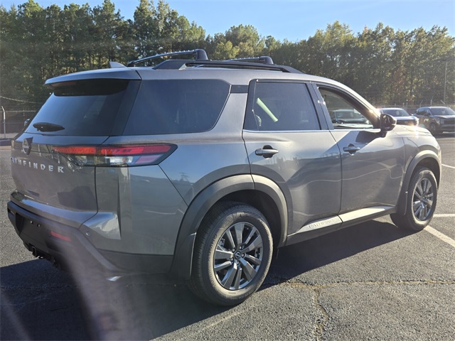 2025 Nissan Pathfinder SV photo 3