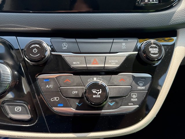 2023 Chrysler Voyager LX photo 27