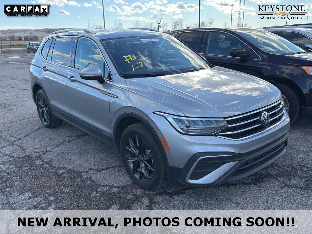 2024 Volkswagen Tiguan SE's photo