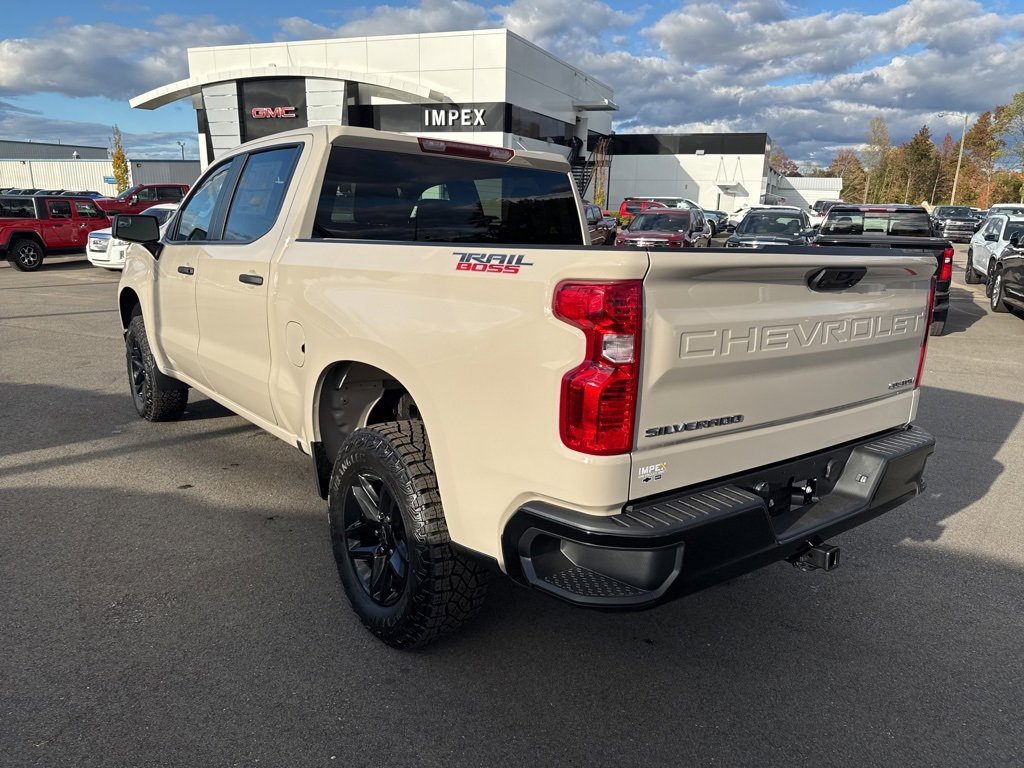 2026 Chevrolet Silverado 1500 Custom Trail Boss photo 2