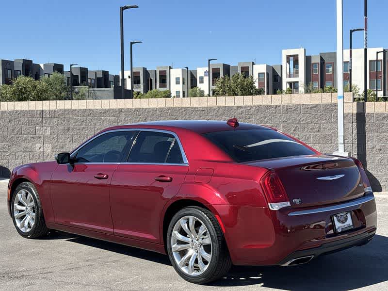 2020 Chrysler 300 Touring photo 6