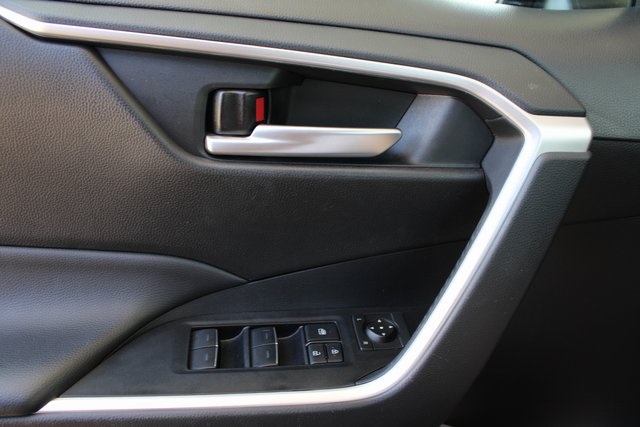 2024 Toyota RAV4 Hybrid XLE photo 22