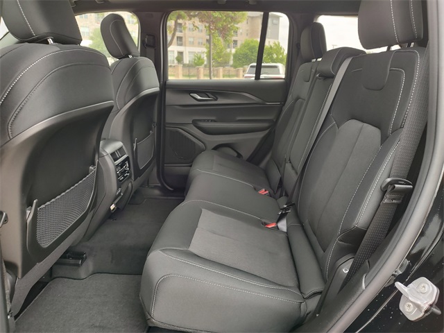 2025 Jeep Grand Cherokee Laredo X photo 28