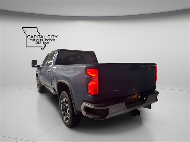 2024 Chevrolet Silverado 2500HD LTZ photo 2