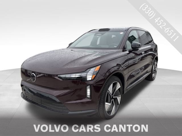 2025 Volvo EX90 Ultra's photo