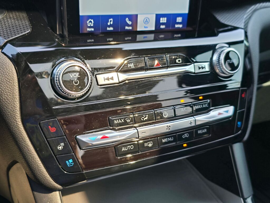 2023 Ford Explorer ST photo 31