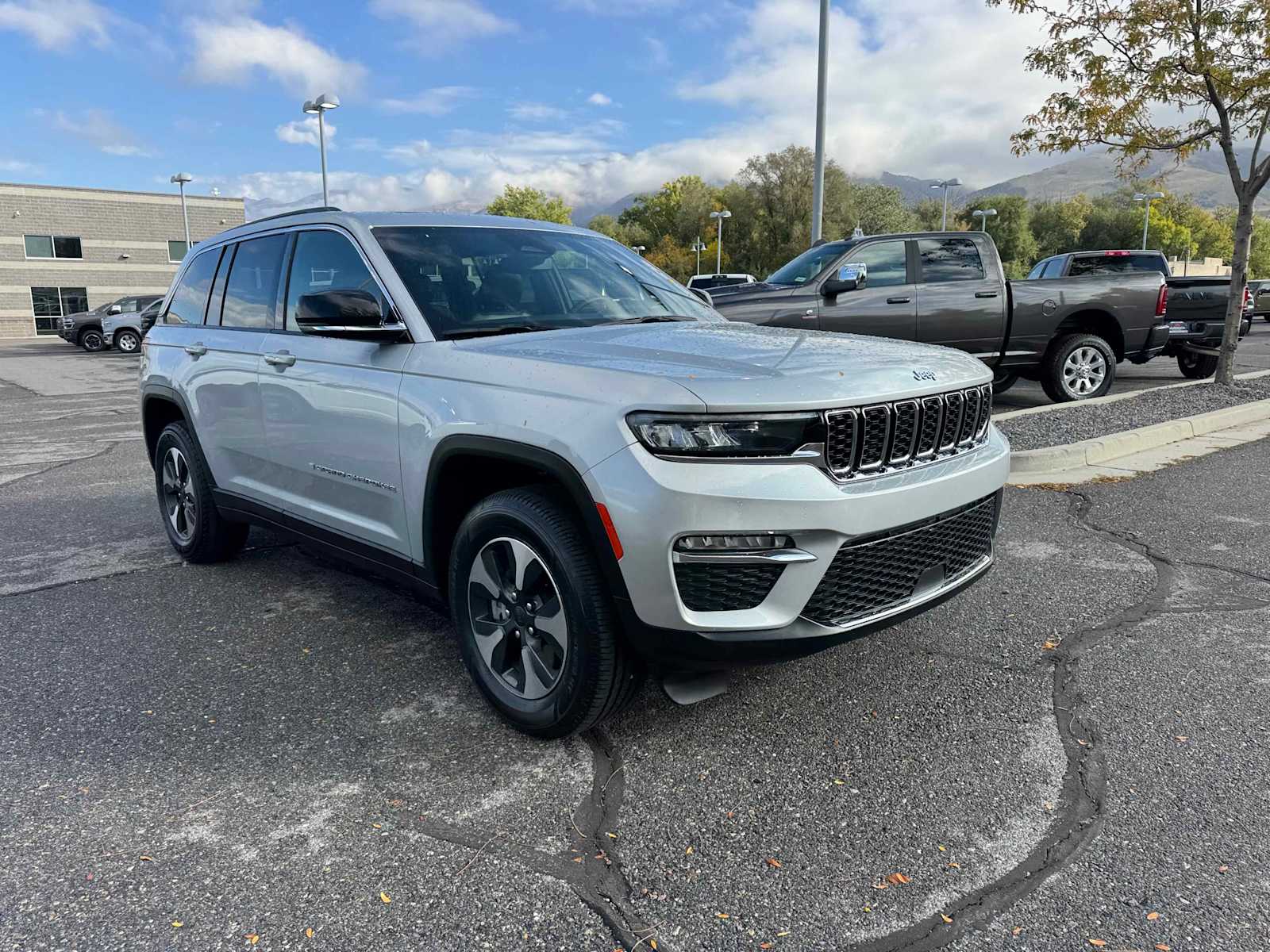 2024 Jeep Cherokee Limited 4xe photo 4