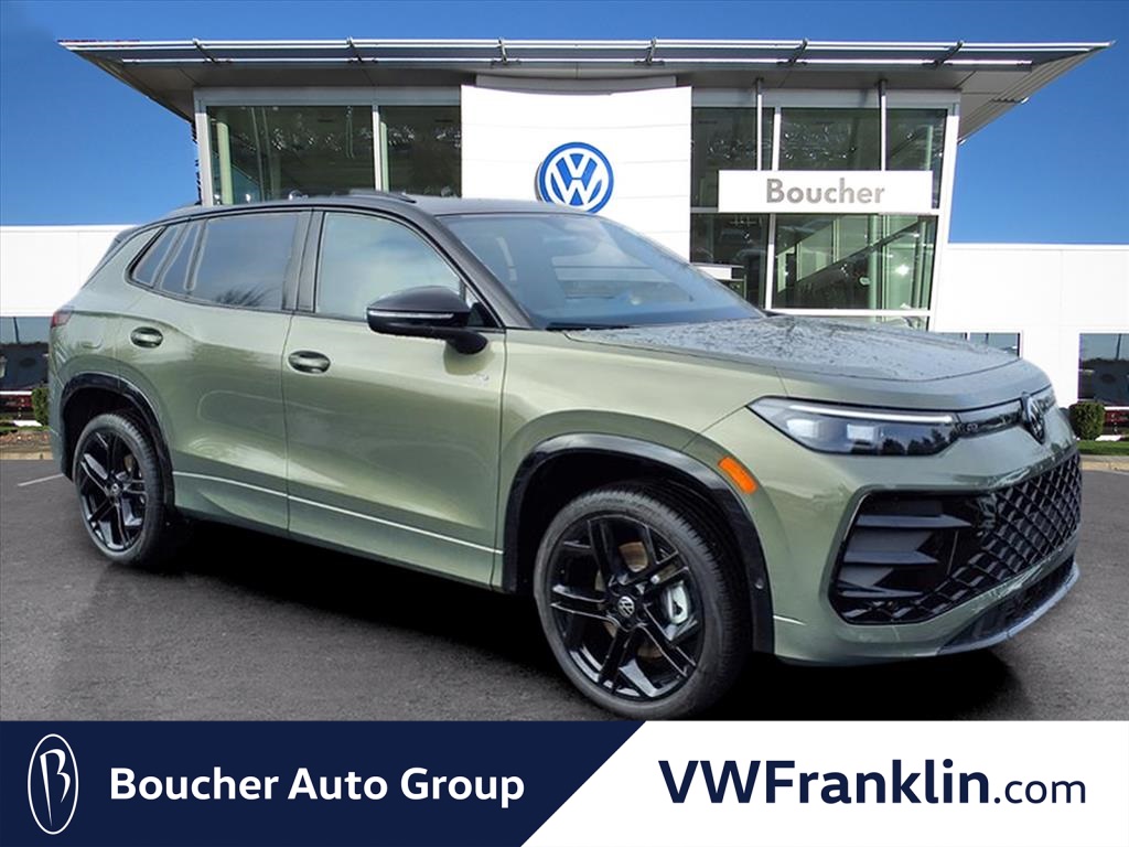 2026 Volkswagen Tiguan SE R-Line Black's photo