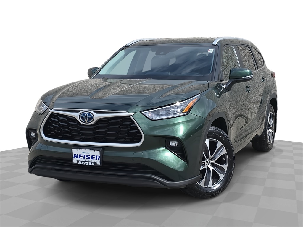 2024 Toyota Highlander XLE's photo