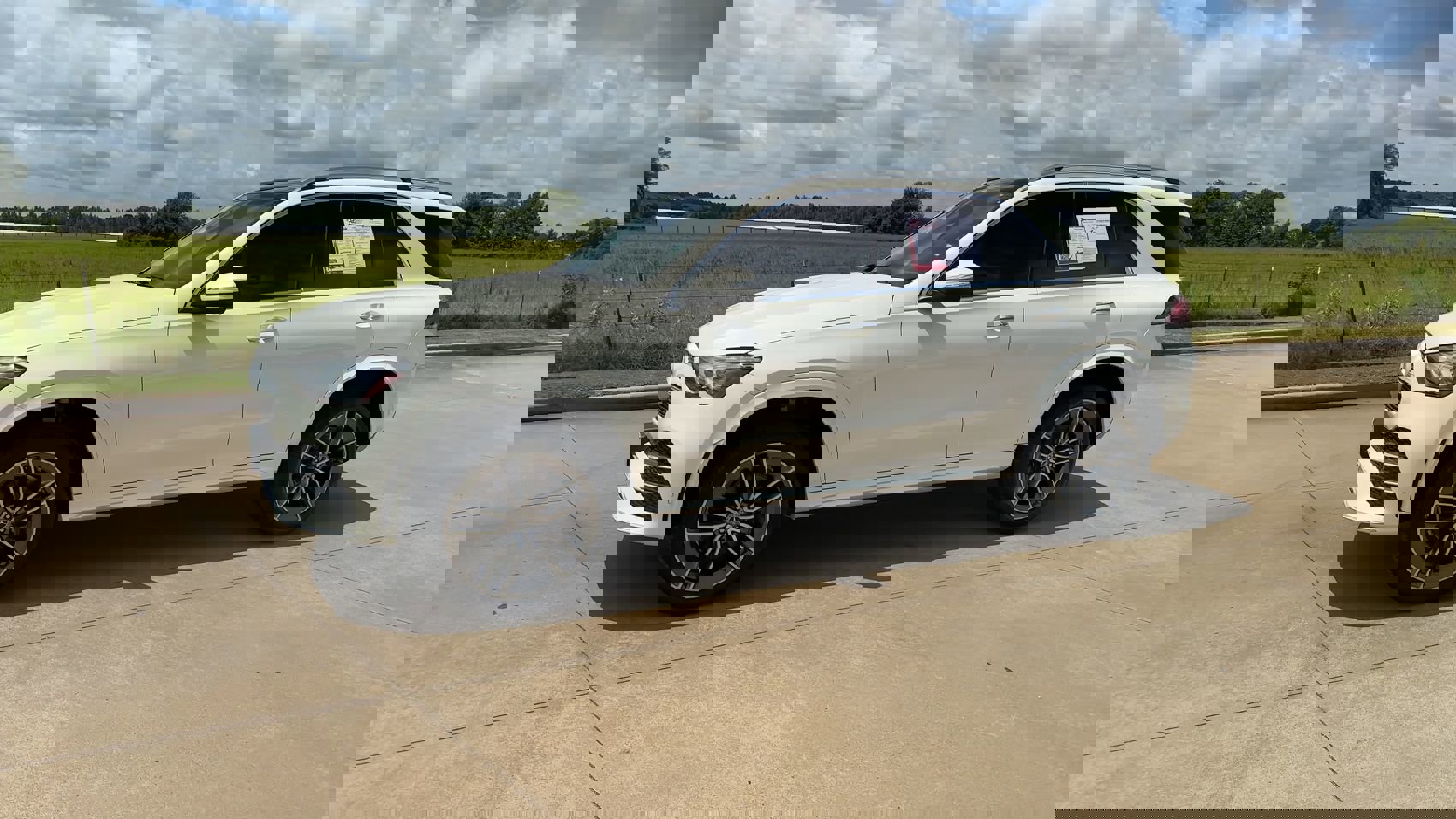 2021 Mercedes Benz GLE 450 4MATIC photo 4