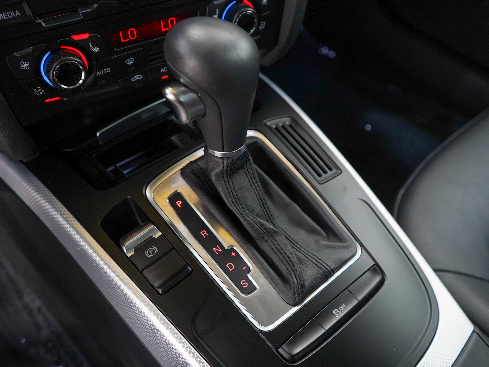 2011 Audi A4 2.0T Premium Plus photo 23