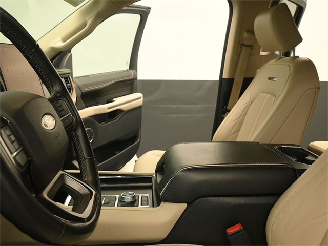 2022 Ford Expedition Platinum photo 19
