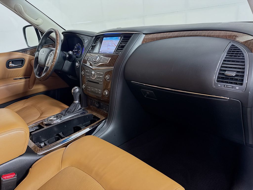 2017 Infiniti QX80 photo 34