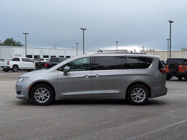 2020 Chrysler Pacifica Touring L photo 2