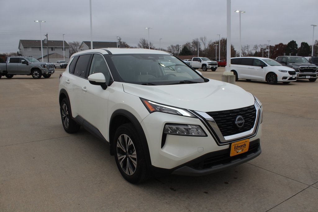 2023 Nissan Rogue SV's photo